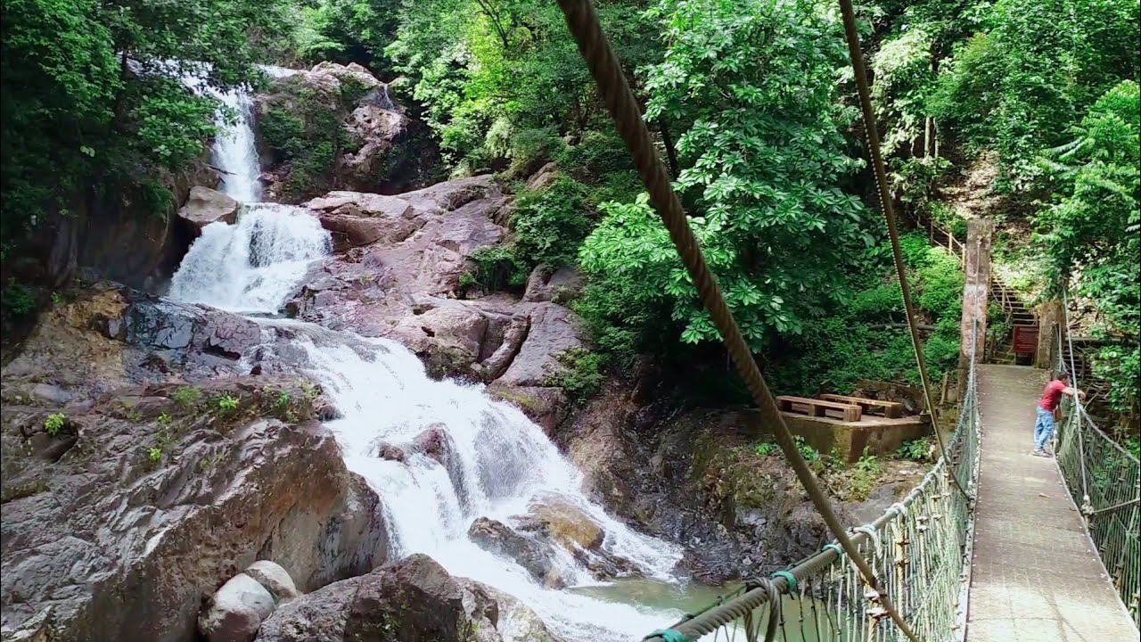 Tasik Kenyir -Walk to Lasir waterfall
