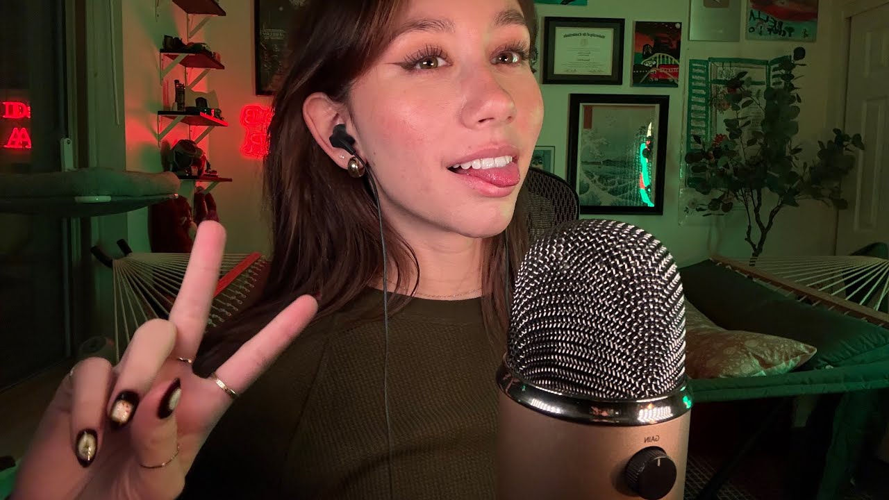ASMR | Mouth Sounds (Fast Wet, Slow Wet, Fast Dry, Slow Dry) | 12 Days of Mouth Sounds- Day 11