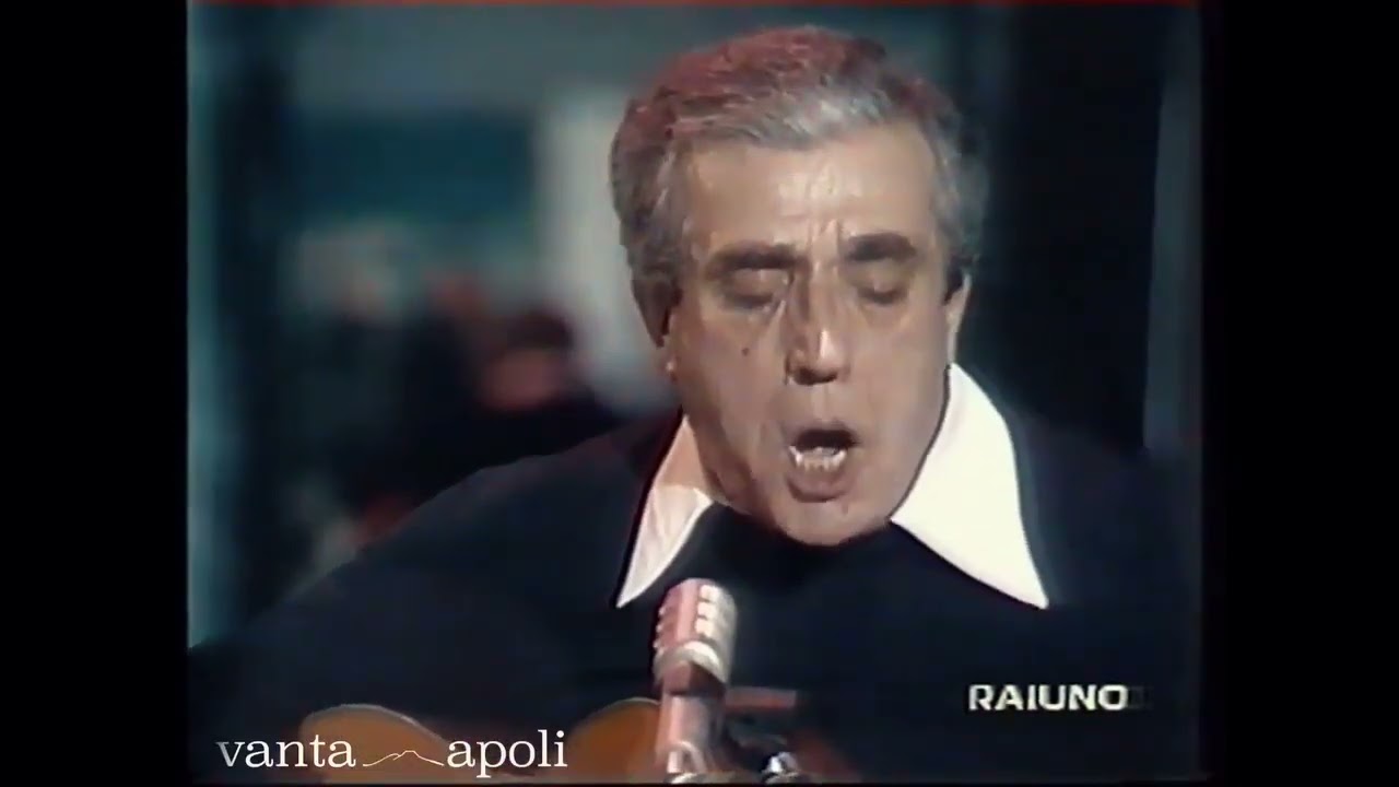 (1980) Ciccio Ingrassia e Franco Franchi presentano il cantante napoletano 
