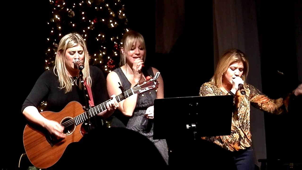Kelly Clarkson - Nashville 2012 Night Of Hope - Im Not The Only One
