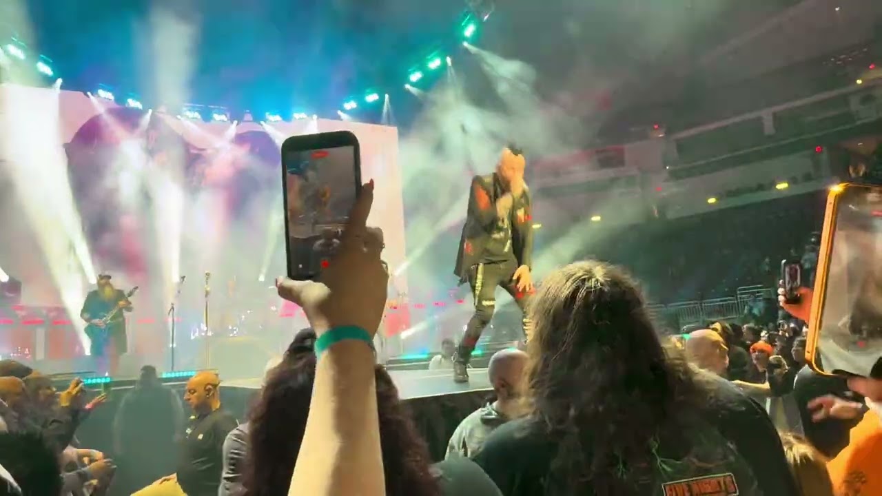 @ThreeDaysGrace Giant Center, Hershey, PA | I HATE EVERYTHING ABOUT YOU
