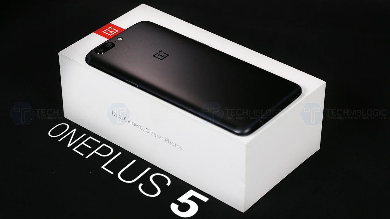[ Hindi-हिन्दी ] OnePlus 5 Unboxing in HINDI - क्या यह iPhone 7 Plus से बेहतर है?