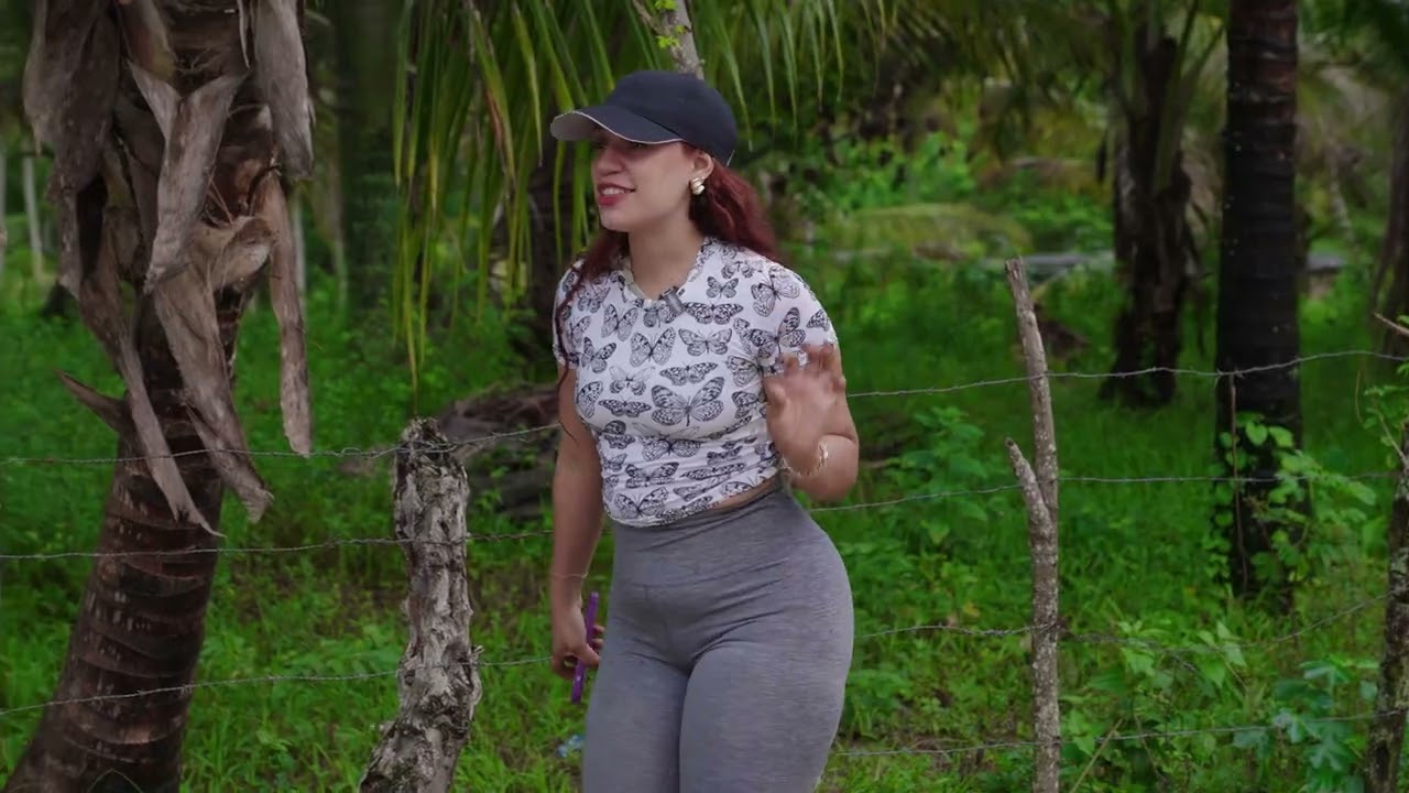 Esta MUJER SE LA PASA todo el DÍA sin hacer nada