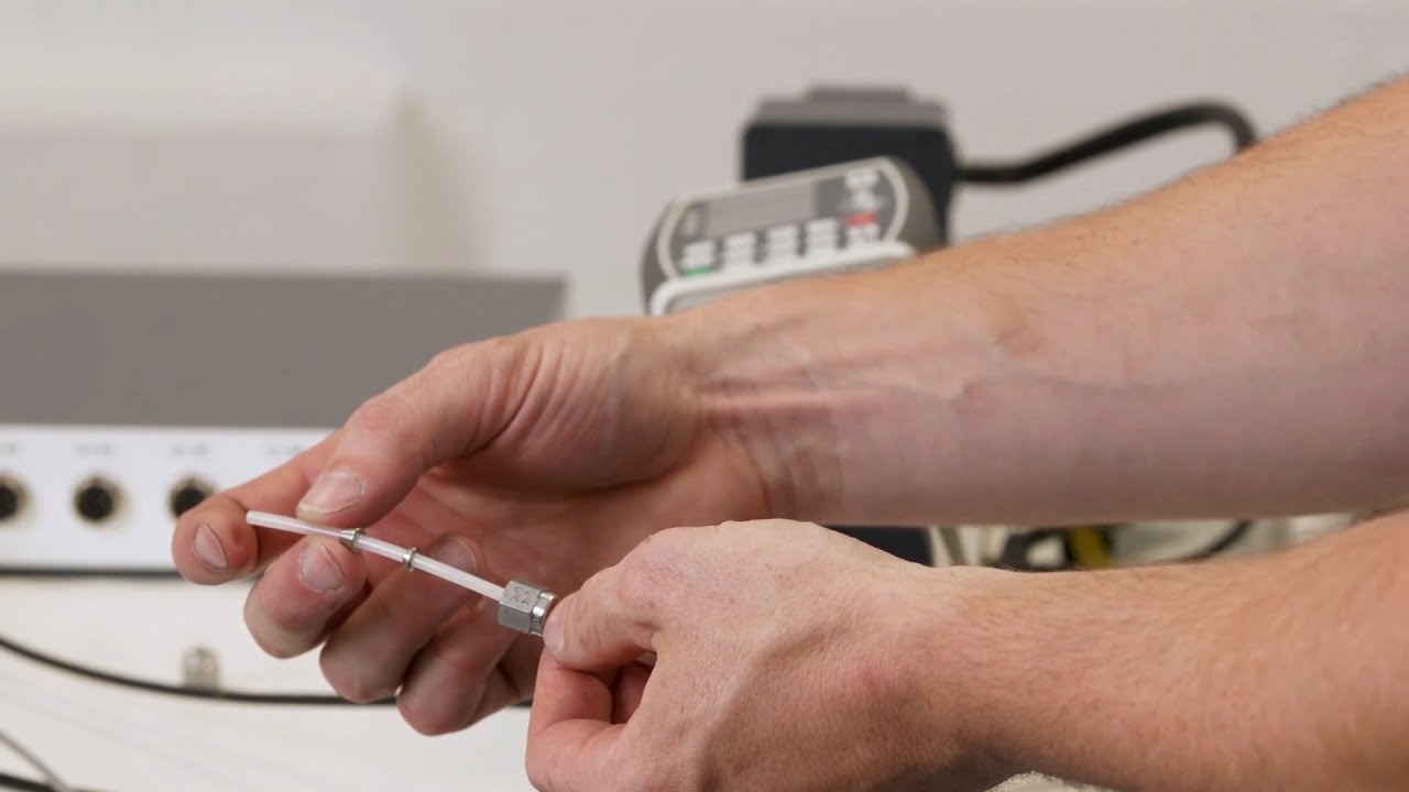 How to make a swagelok connection