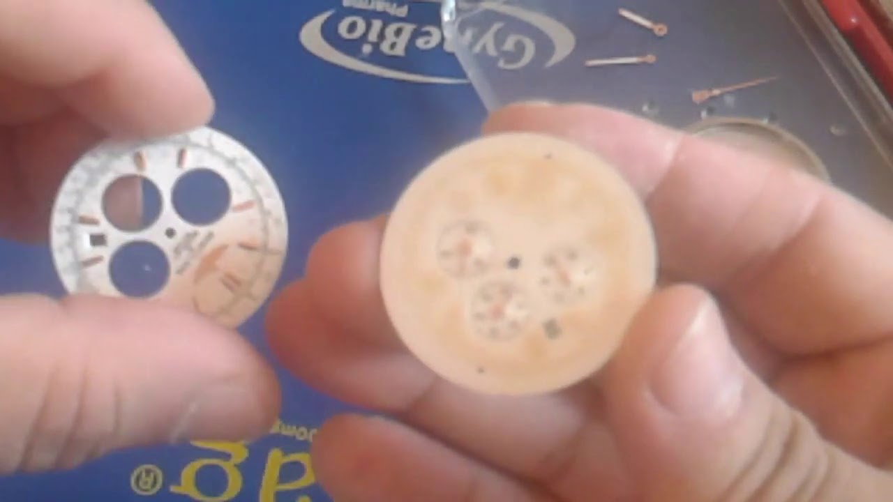 اصلاح ساعة بعد أن تضررت من  السقوط على الارض