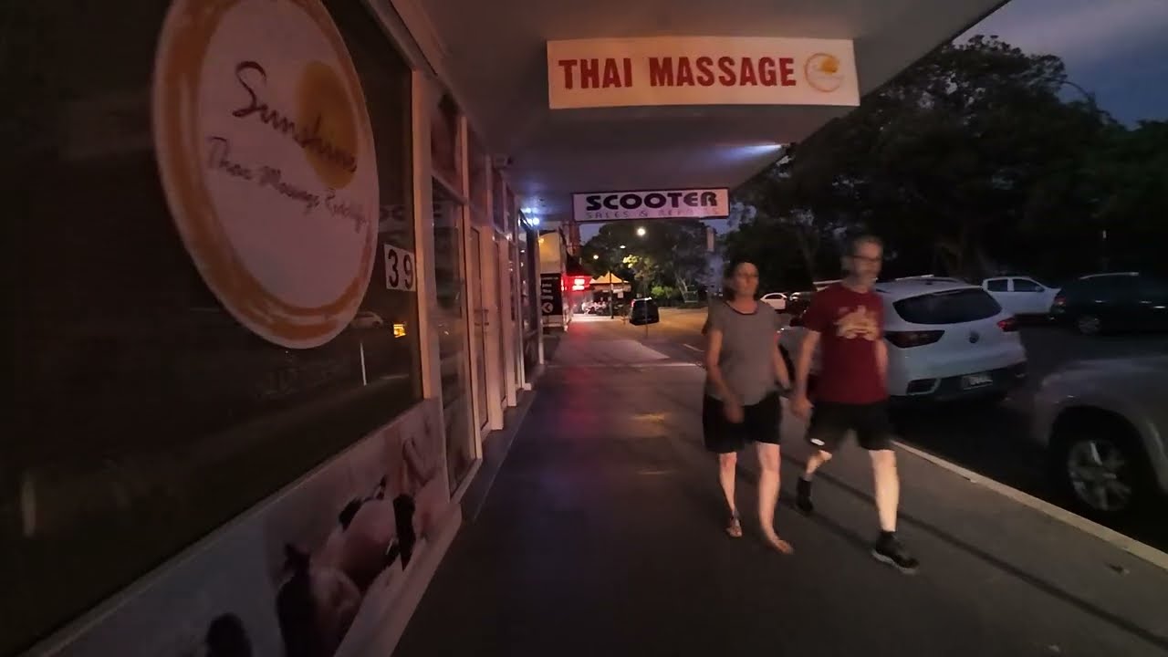 EVENING WALK ALONG REDCLIFFE PARADE IN QUEENSLAND AUSTRALIA - DECEMBER 2025