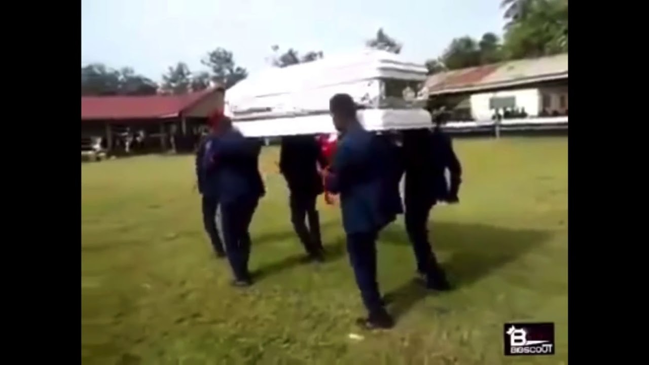 Coffin dance falling fail - fall coffin black Ghana men dancing - cercueil chute meme funny video
