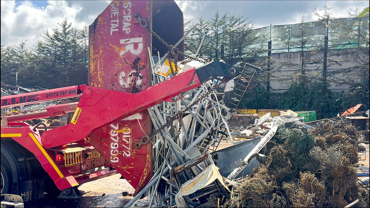 What goes on in a UK Metal Scrap Yard | Metal Recycling | Rowan Scrap Metal Ltd Preston #scrapmetal