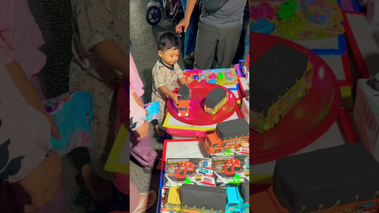 BELI MAINAN DI PASAR MALAM / TOYS #shorts #short #youtubeshorts