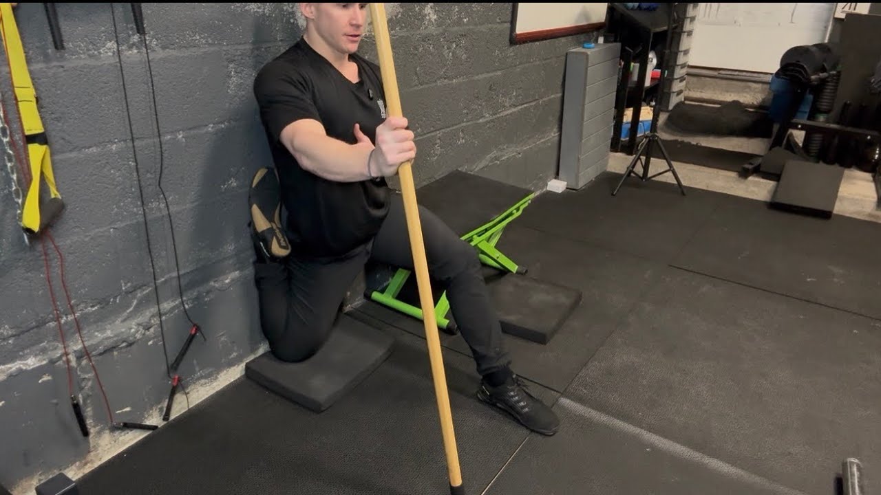 Couch Stretch - classic and regressed (with contractions)