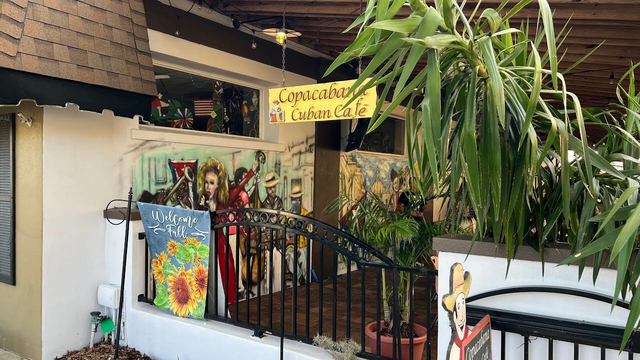 Eating at Copacabana Cuban Cafe in Downtown Mount Dora, Florida | Restaurant Review in Mount Dora