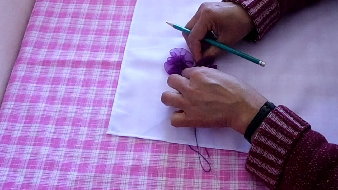 Flores bordadas con listón