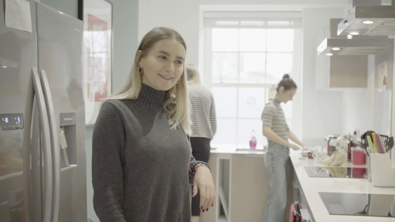 LSI Portsmouth's Student House  - Happy Students
