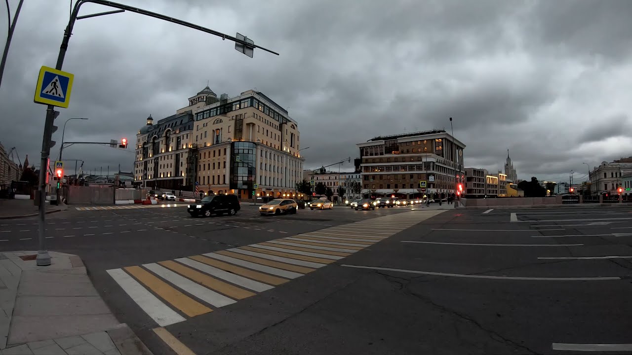 ⁴ᴷ⁵⁰ Walking Moscow: Moscow Center - from Novokuznetskaya Metro St through Tret'yakovskaya Metro St.