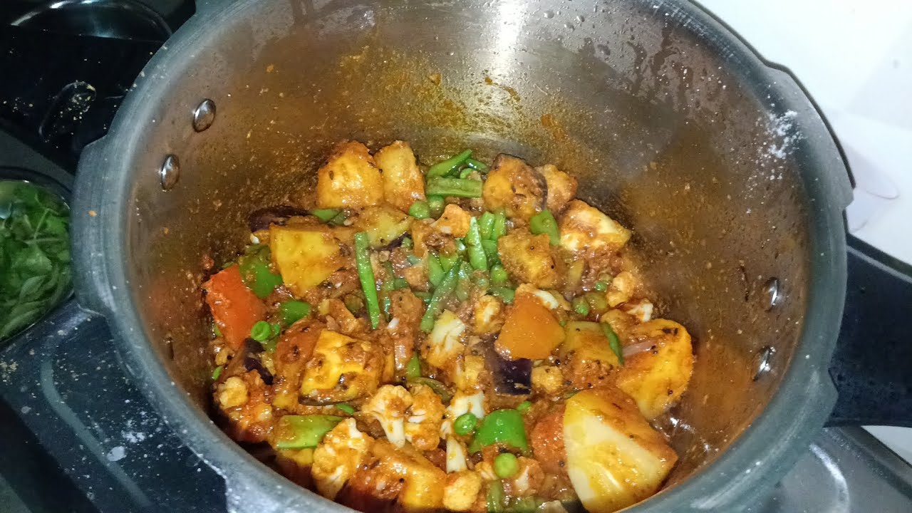 ઊંધિયું છે ગુજરાતી ની જાન  |  undhiyu recipe #gujarat #gujarat #recipe #gujratirecipe #undhiyu 