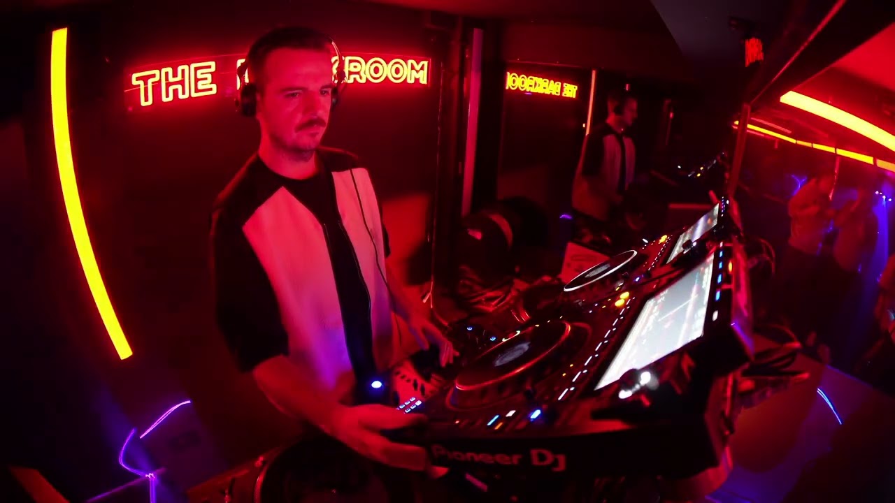 Darkroom UK Ep 12 - LE FREAK & FRIENDS