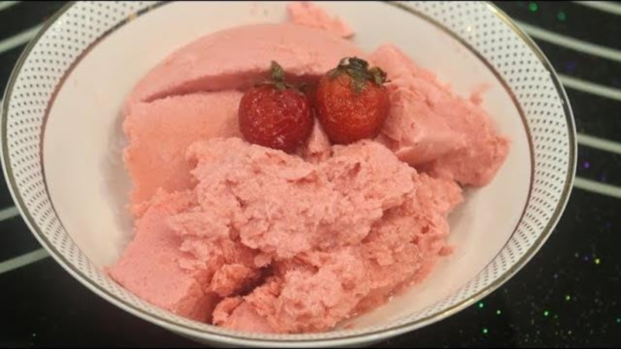 Strawberry Frozen Yogurt Recipe | Strawberry Frozen Yogurt in 5 minutes