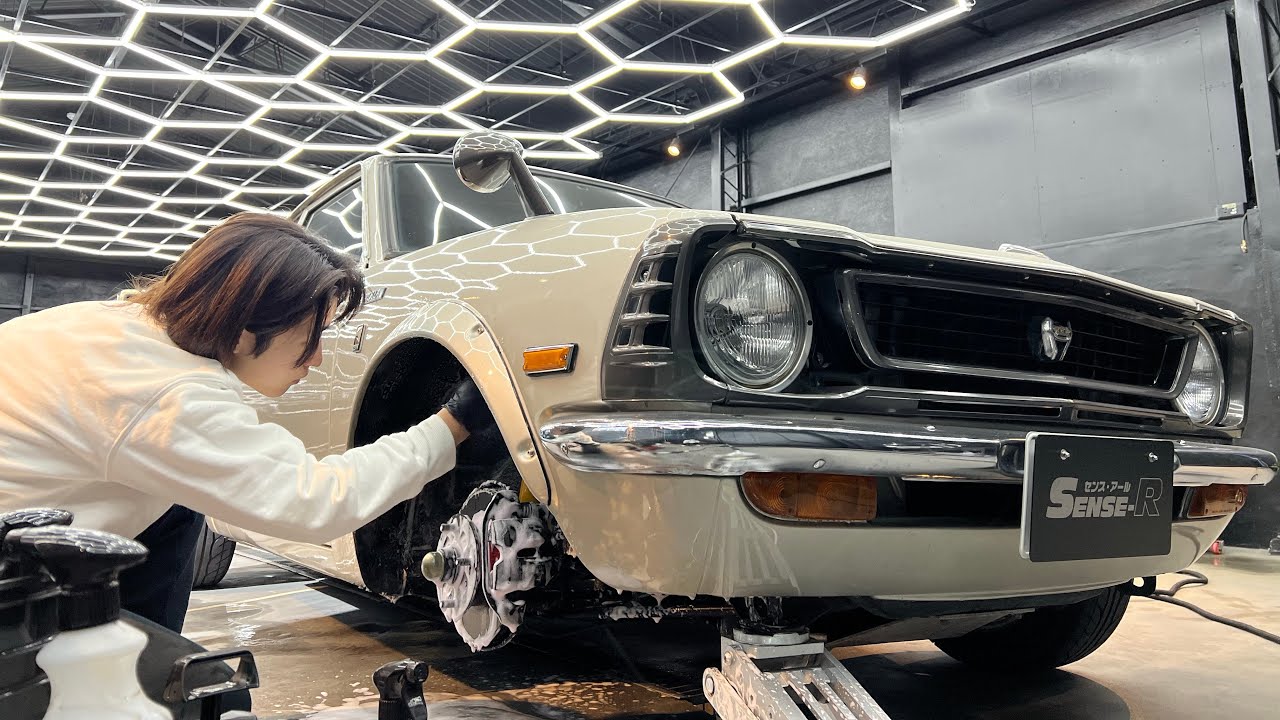Идеальная автомойка! Процесс мойки 50-летнего японского автомобиля.