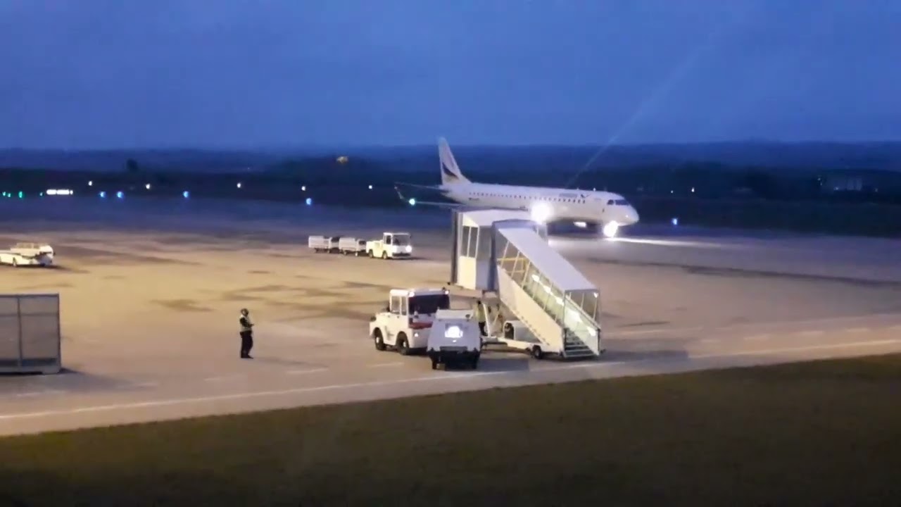 (OLD Video) German Airways Embraer 190 arrives at Kassel Airport (KSF/EDVK)