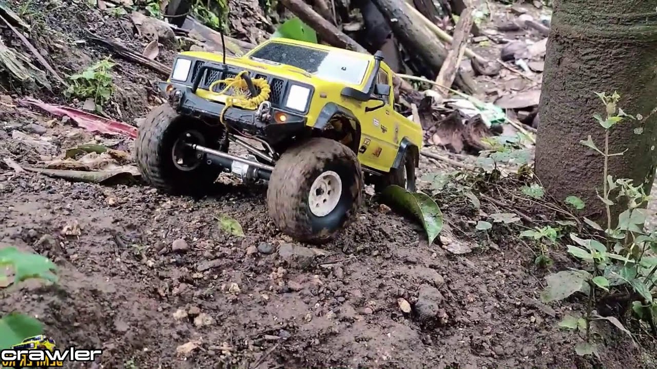 Extreme RC Car Jeep Mudding ,Stuck, Slipping, Still Pushing! 1
