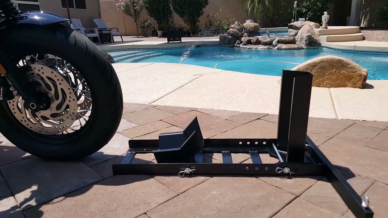 2022 Triumph Bobber on Maxxhaul Wheel Chock / Stand
