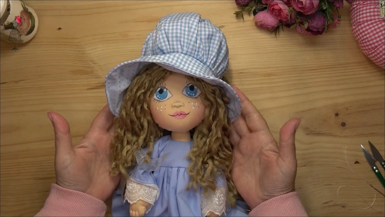 Gorrito Romántico y Reversible para Muñecas #gorros #patronesgratis #aprendeconmigo