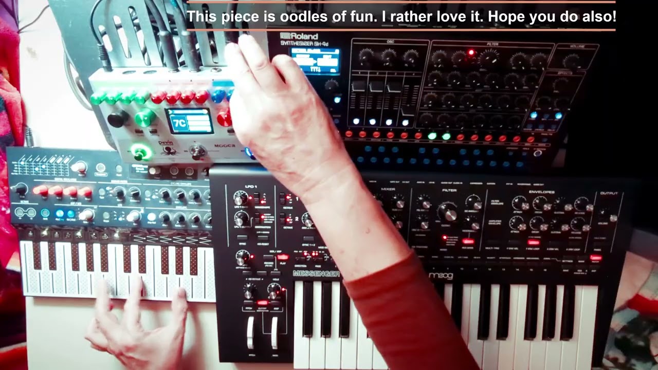 Funky Space Race - Funky Electronic Spaceship - Moog Messenger, Arturia Microfreak, Roland SH-4D