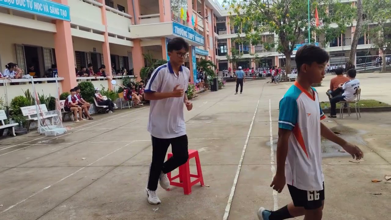 Chạy bền nam Hội thao cấp trường P1