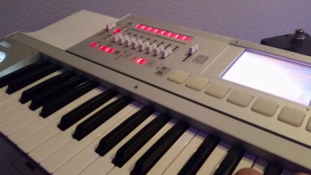 KORG M3 61 XP Music Workstation + RADIAS Board
