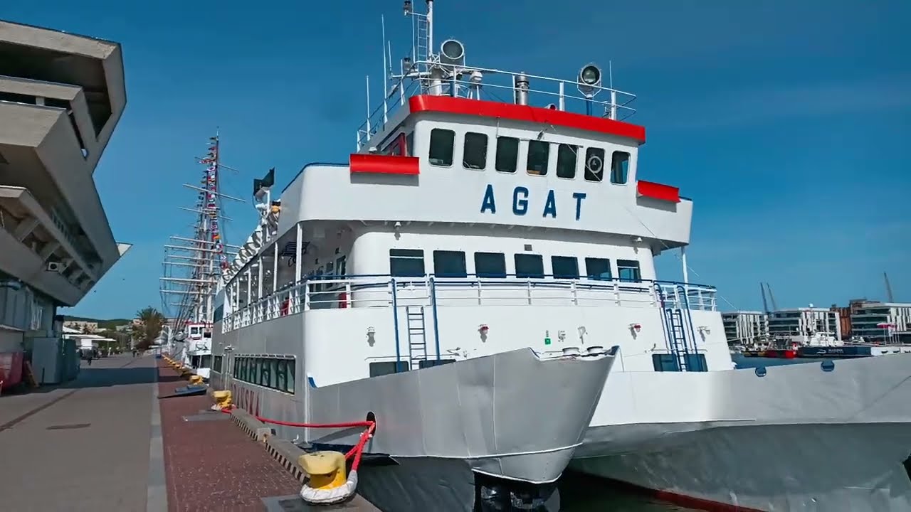 Regina |Dar Młodzieży | Gdynia to Hel Cruises | 