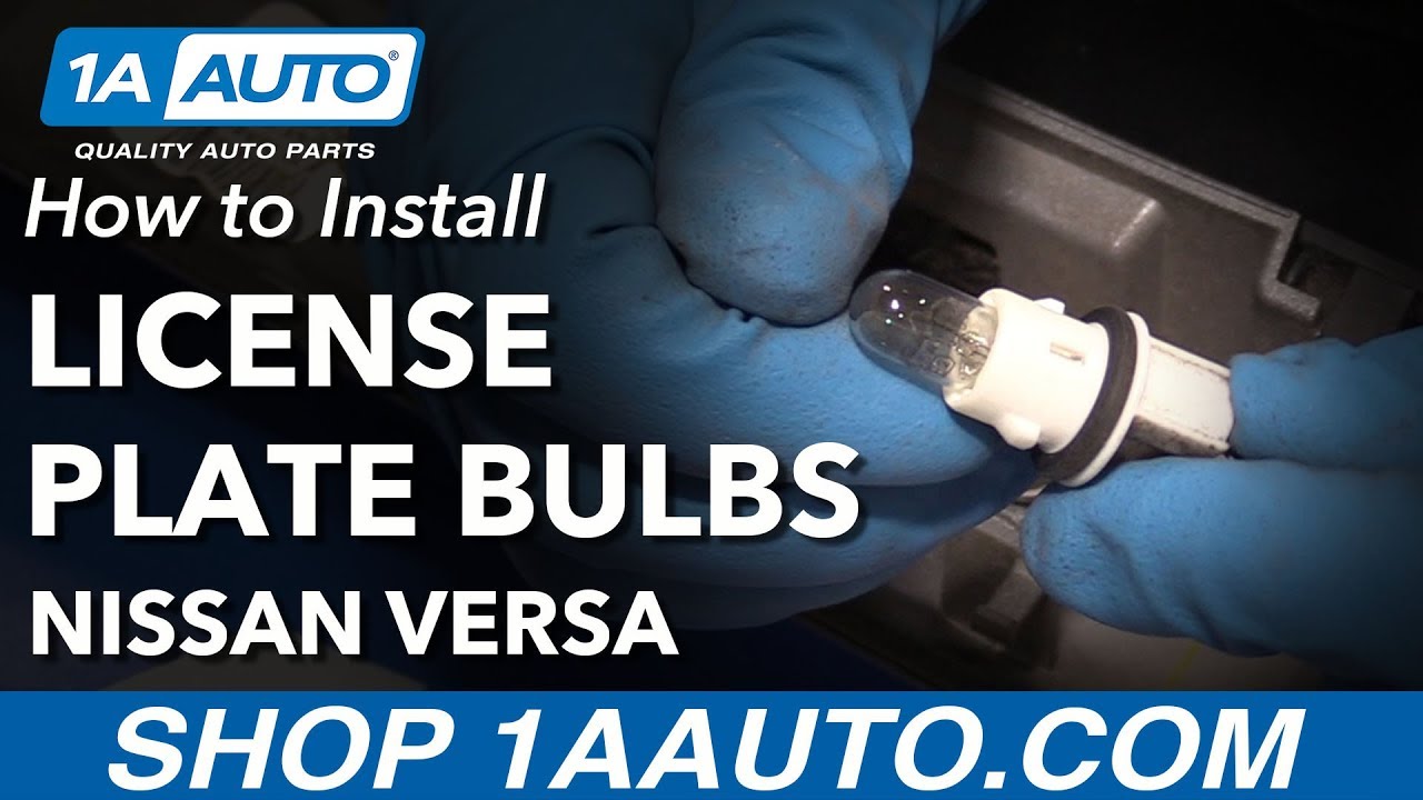 Как заменить лампы подсветки номерного знака Nissan Versa 12–19