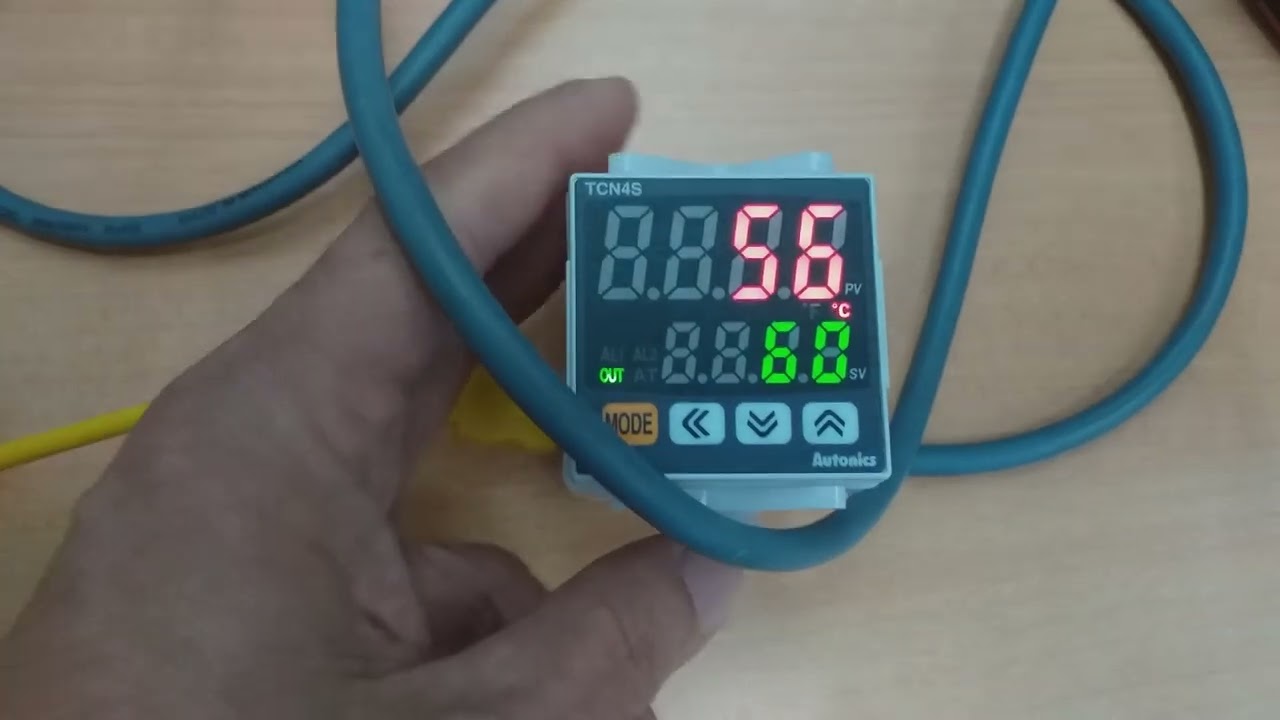 AUTONICS TCN4S-24R  SET VALUE 60 ,ALARM LOW LIMIT  55.