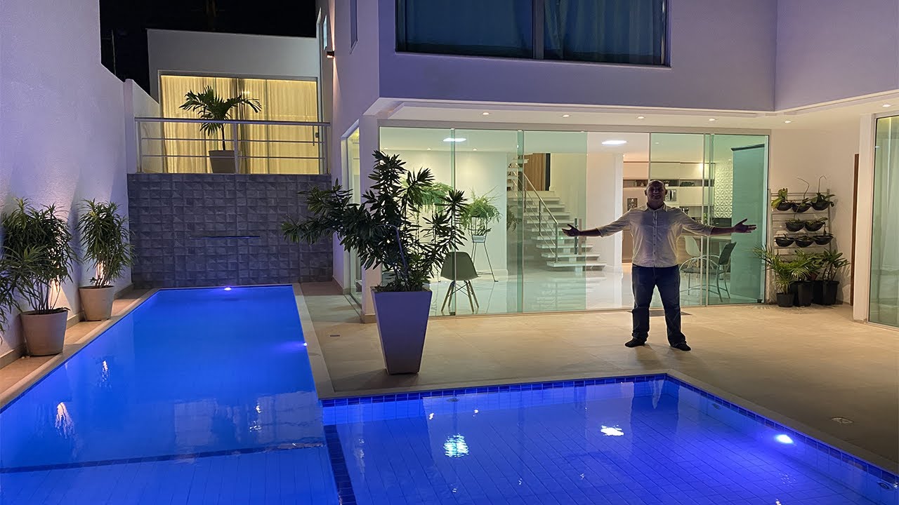 CASA CINEMATOGRÁFICA COM PORTEIRA FECHADA | ARARUAMA RJ - REGIÃO DOS LAGOS