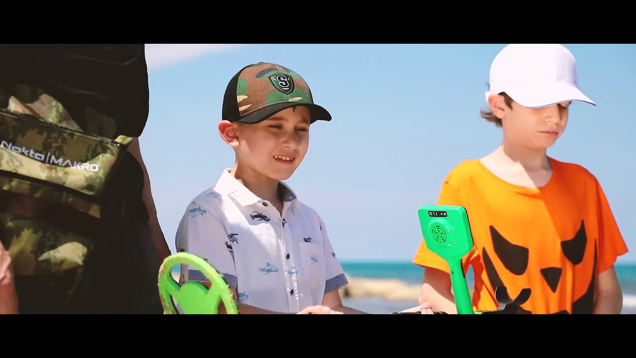 Mini & Midi Hoard - Waterproof Kids Metal Detector Series