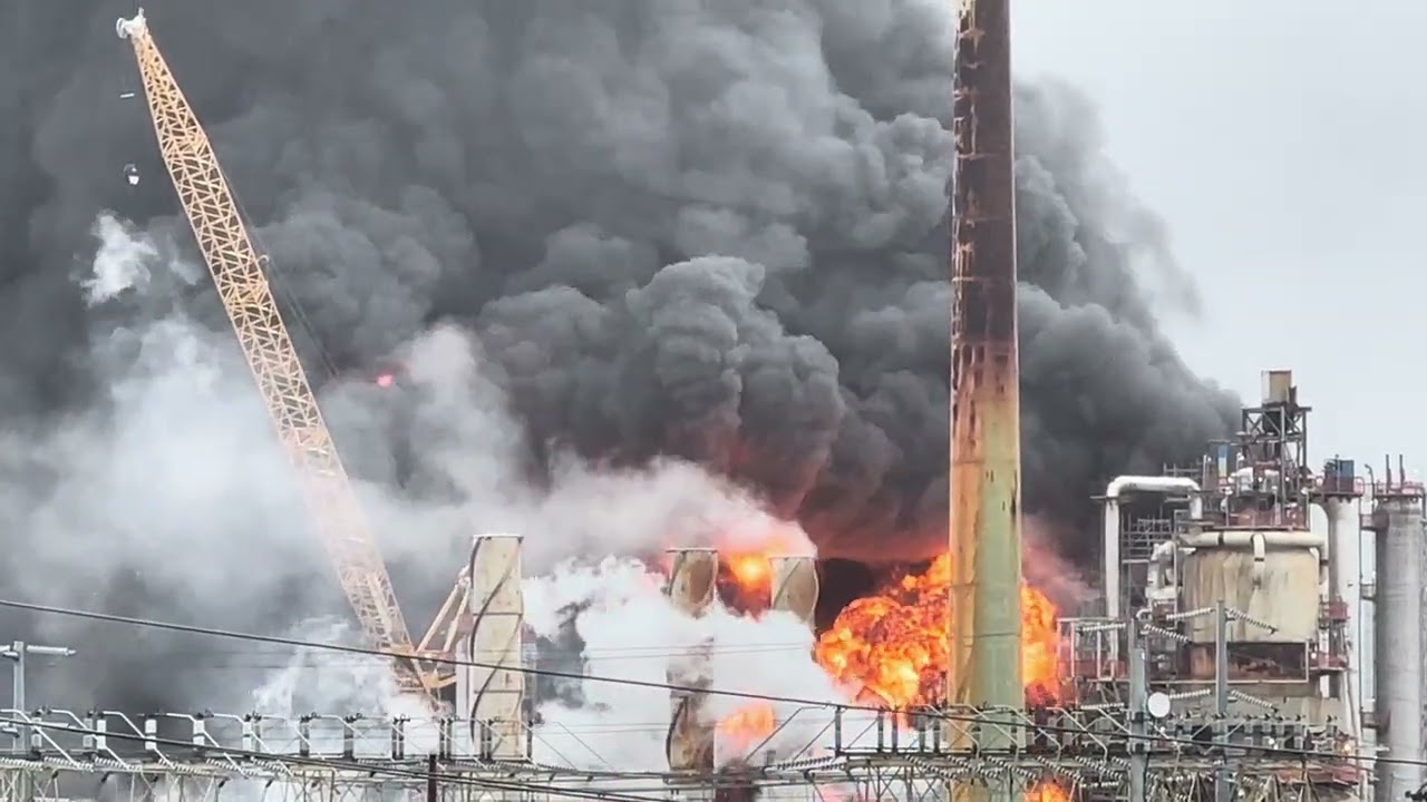 Massive Fire Erupts at PBF Energy Inc.  in Martinez, CA After Explosion, Smoke Engulfs Neighborhoods