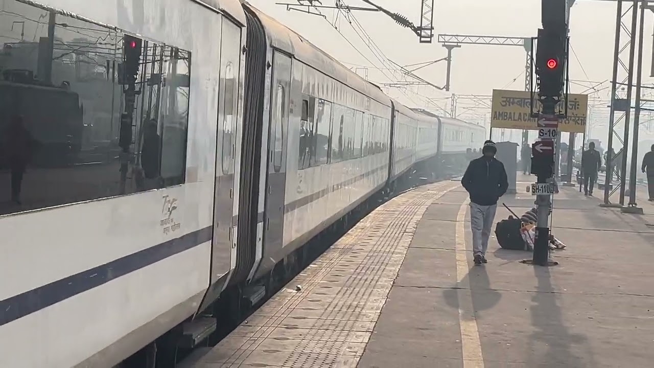 22447 New Delhi - Amb Andaura Vande Bharat Express arriving in Ambala Cantt 🚉 