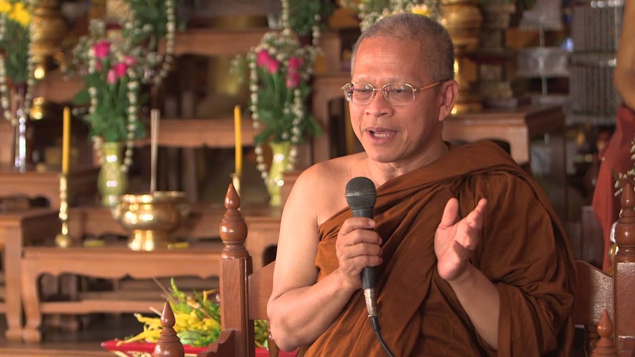 รายการแสงธรรมสว่างใจ ตอน พระเท้าเปล่า   พระอาจารย์ชายกลาง