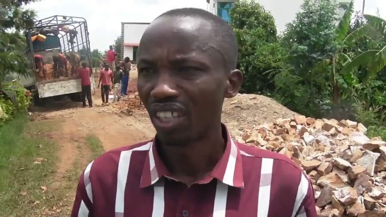 Eric NKURUNZIZA ,Administrateur de la Commune MURAMVYA encourage les bonnes initiatives, suivez !