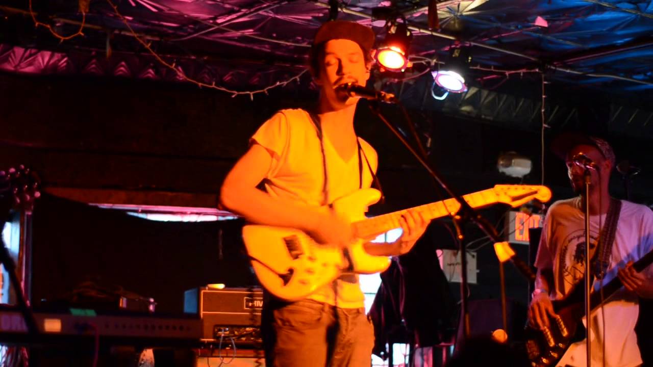 Darwin Deez - Up In The Clouds (Live @ Strange Matter)