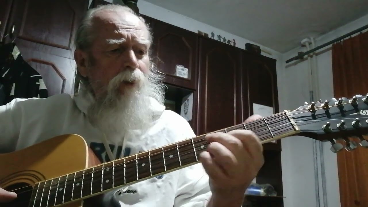 Закурю - ка что ли, папиросу я.