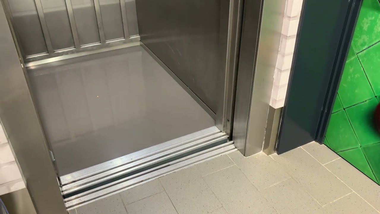 Schindler 3000 ALDI calle la Huerta, 15 Sant Vicent del Raspeig, Alicante, Spain