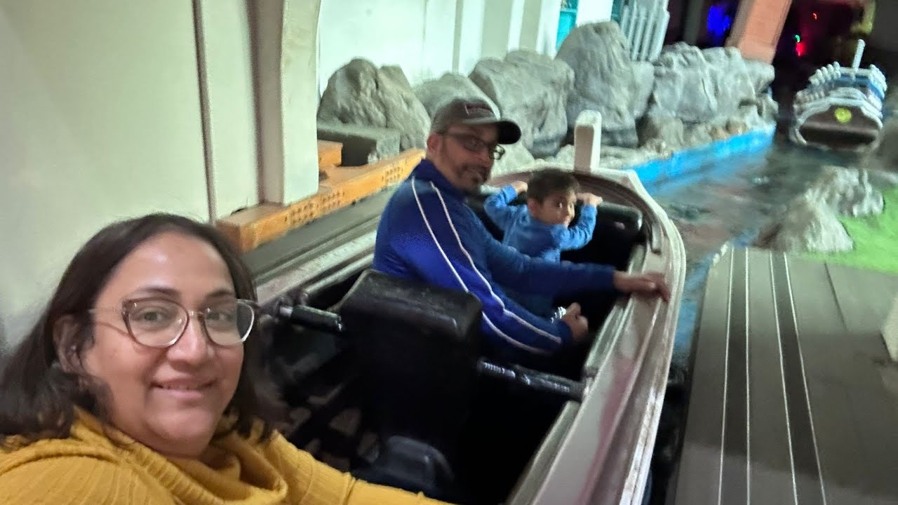 Вид от первого лица на аттракционе Lotte World Flume Ride | 2 огромных спуска! 🌊 - Сеул 🇰🇷
