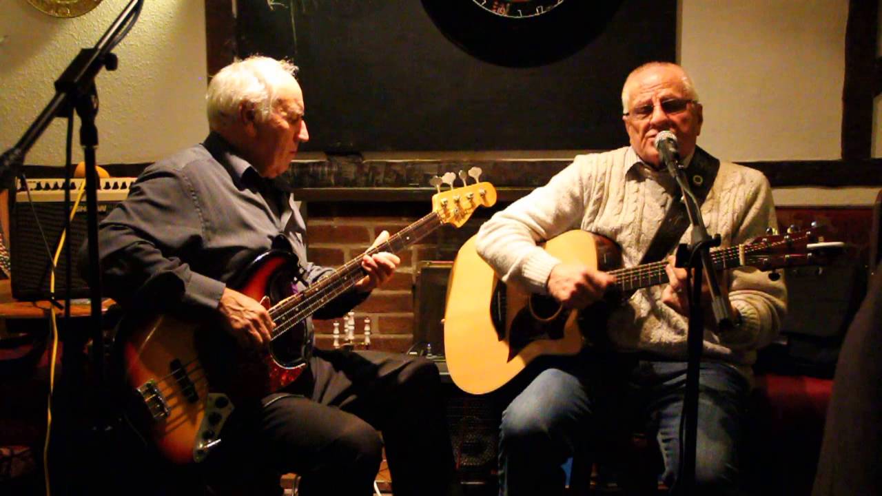 Una Paloma Blanca   Performed By John Spurr  ( Rockin' Johnny ) And Ray Mobberly