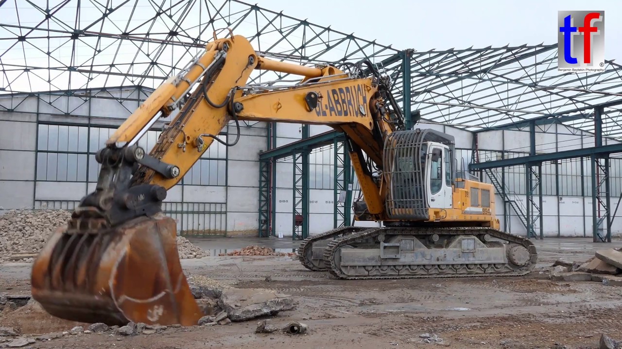 **EISENSCHWEIN** LIEBHERR R 954C Litronic Demolition @ Work, GL-Abbruch, Stuttgart, 2017.