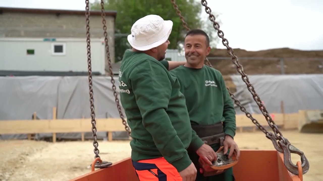 Tigri fillon punen te Drenicakt (Dajaku Gartenbau & Bauunternehmung)