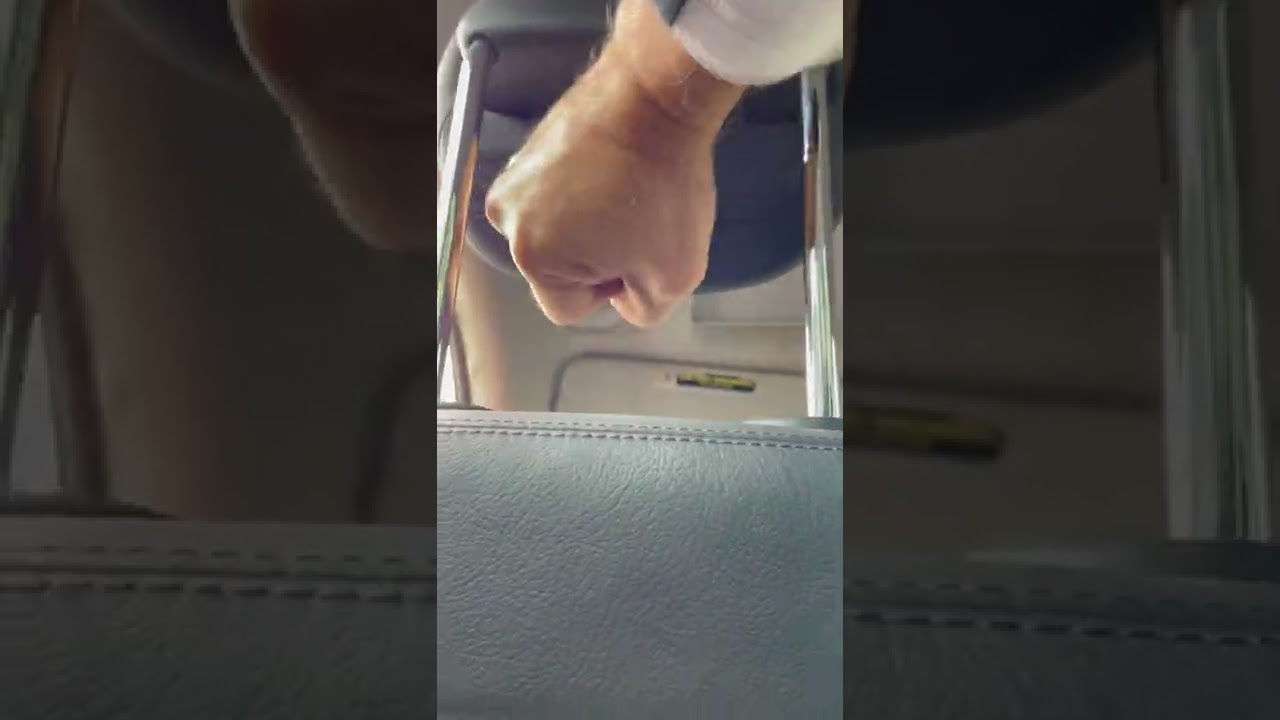 2004 CLK 320 HEADREST Driver motor removal
