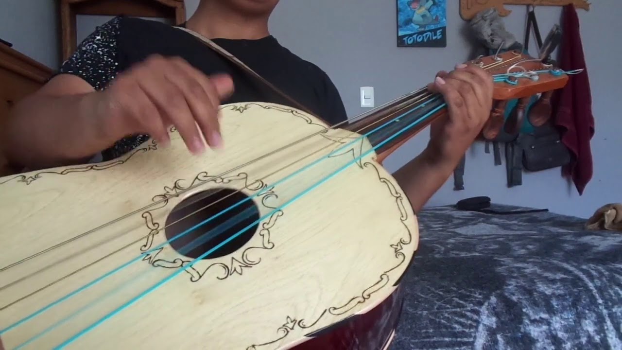 Guitarron 