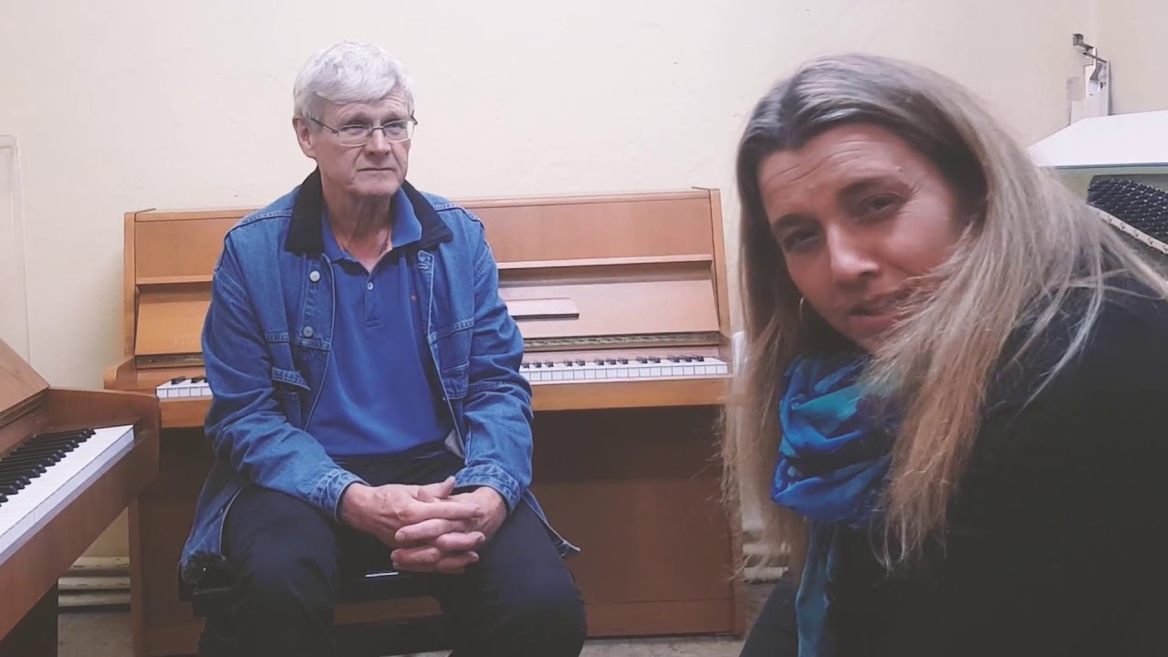 W pracowni pianin i fortepianów