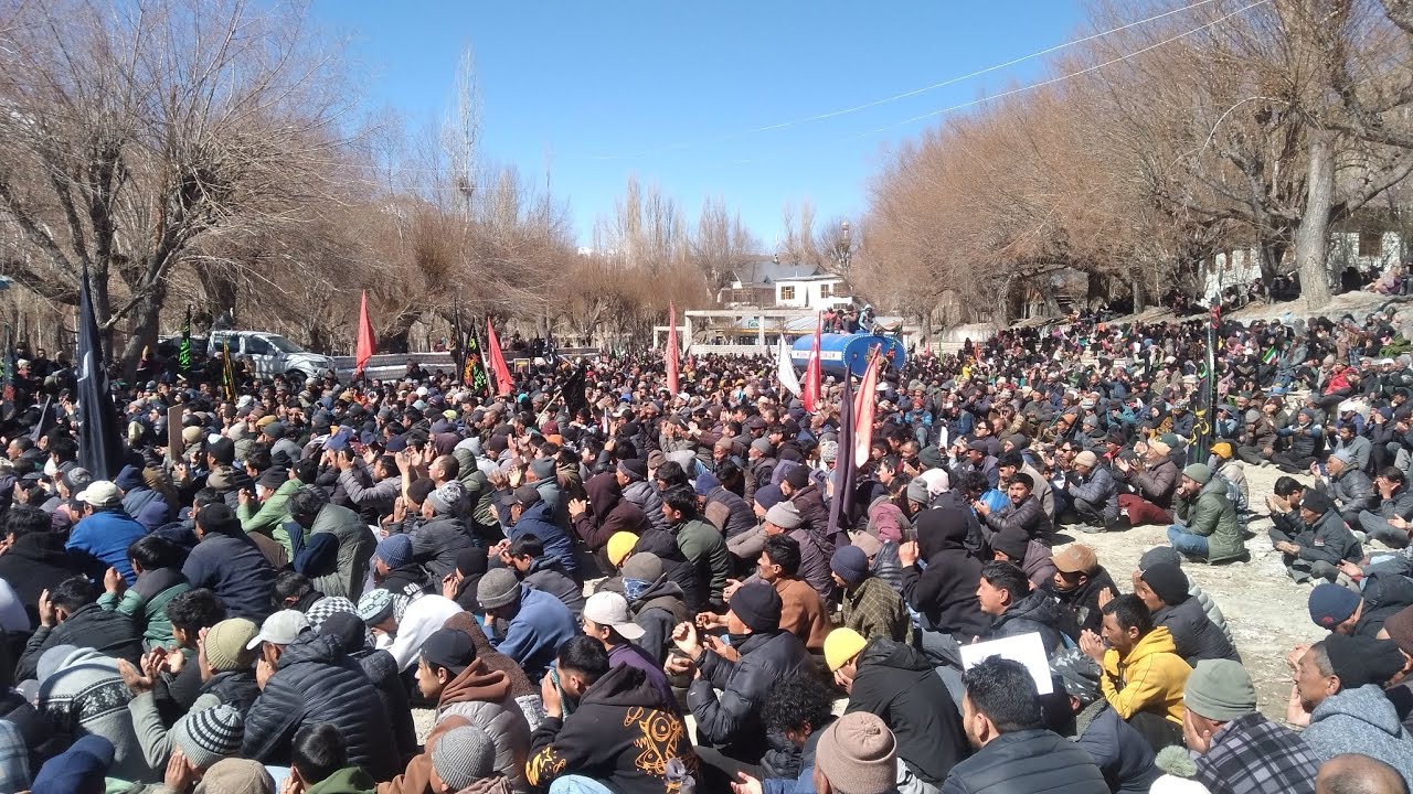 Juloos e Aza Bamunasibat e Shadat Rehbar e Moazzam Ayatullah Khamnei. At Shakar Chiktan HQ CHIKTAN