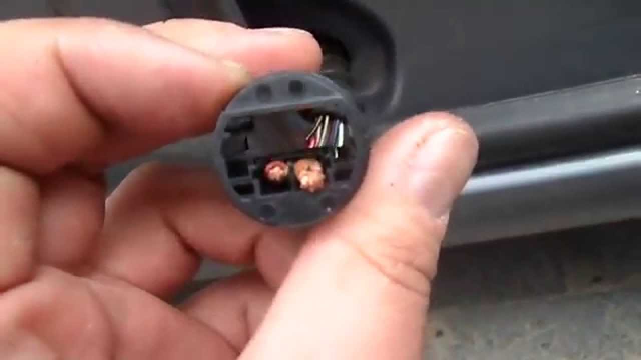 Opel / Vauxhall / Chevrolet Meriva A naprawa wiązki w drzwiach tylnych (Rear Right Door Wiring)